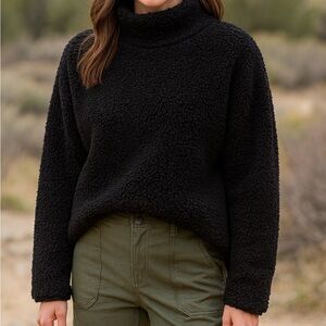 Eddie Bower Fleece pull-over size woman’s size L
Runs large.